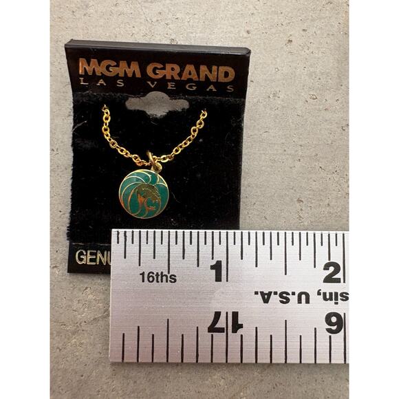 Vintage MGM Grand Las Vegas Cloisonné Pendant Necklace NOS on Card - Picture 6 of 6